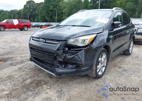 2014 Ford Escape Titanium z USA, uszkodzony, nr VIN 1FMCU9J92EUD26655